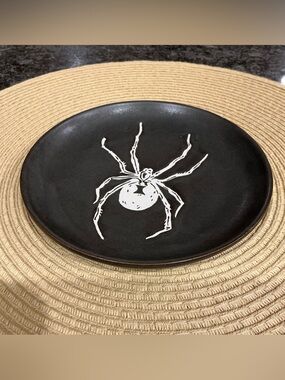 Threshold Stoneware Black Widow 6” Snack Plate